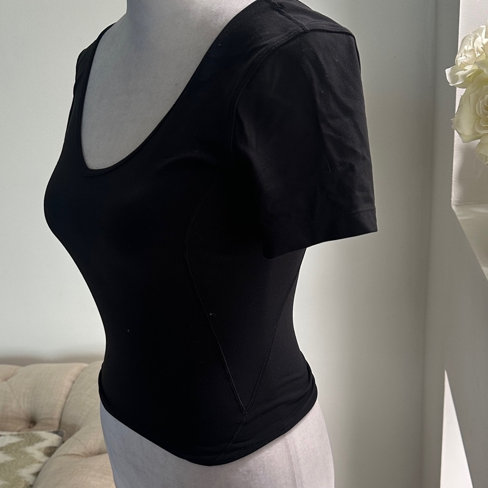 lululemon athletica Black Crop Top - Picture 5 of 7